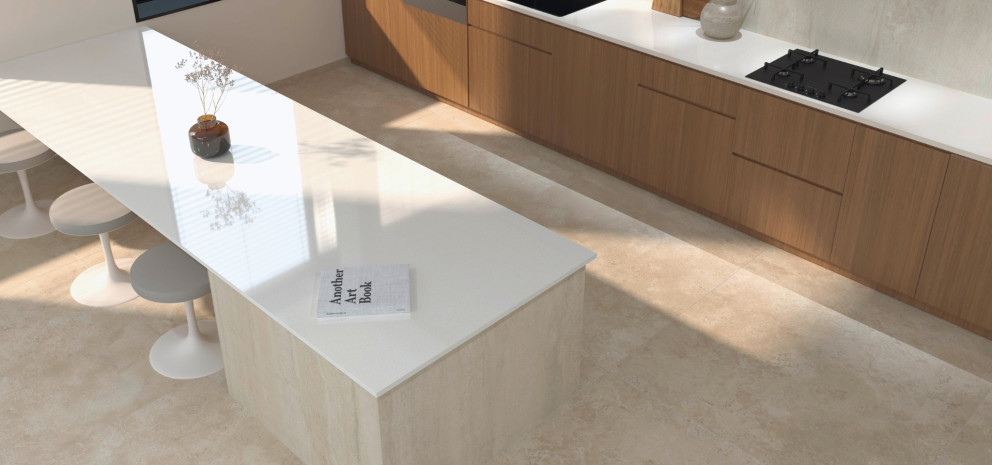 1920x900 Ceriva 120x120 Gold Kueche 2 GIGA Line Interbau Blink