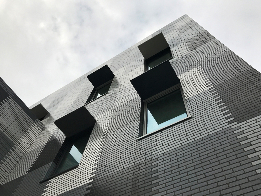Mediacampus Ile de Nantes Frankreich 2017 Variocolor Fassade Interbau Blink 02