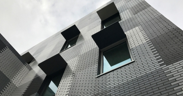 Mediacampus Ile de Nantes Frankreich 2017 Variocolor Fassade Interbau Blink 02