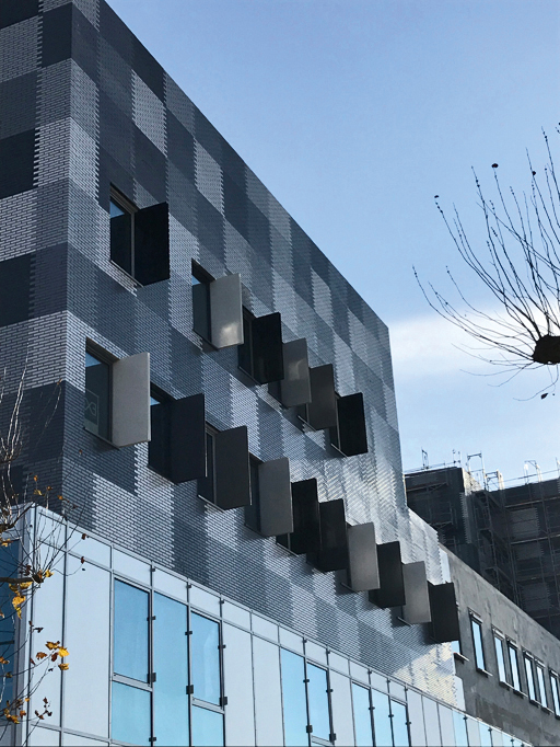 Mediacampus Ile de Nantes Frankreich 2017 Variocolor Fassade Interbau Blink 04