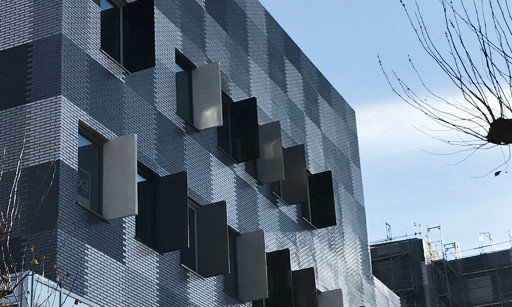 33_Mediacampus_Ile_de_Nantes_Frankreich_2017_Variocolor_Fassade_Interbau_Blink