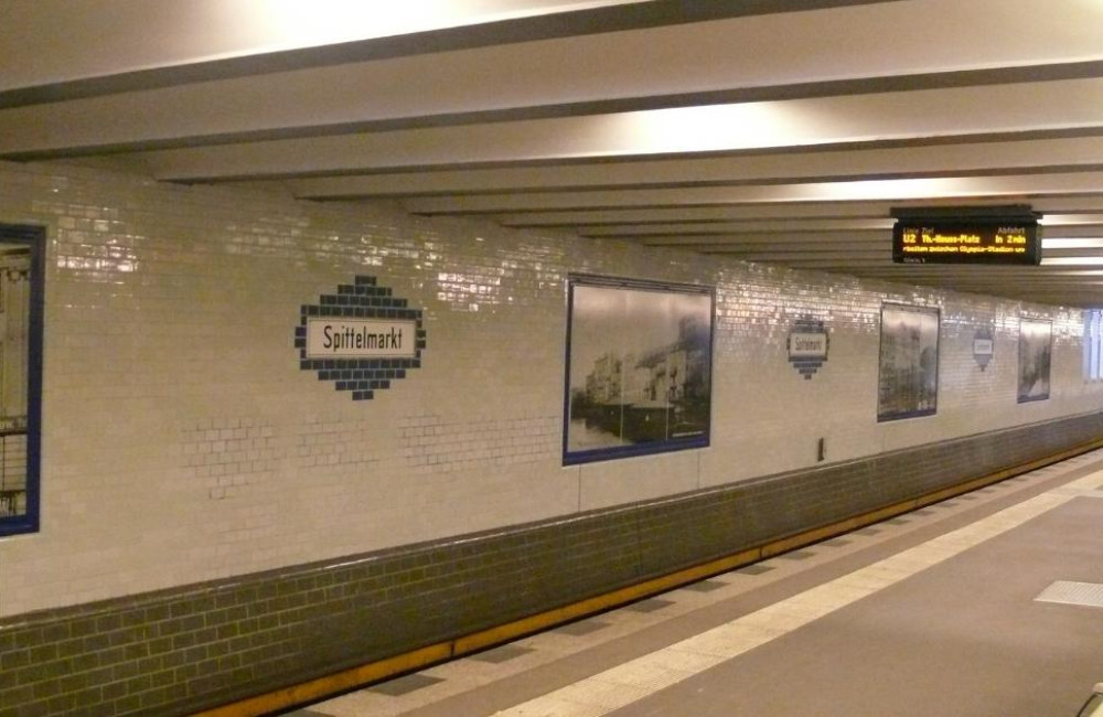 1200x630 1 Spittelmarkt U Bahnhof Berlin Deutschland 2010 Historische Nachbildungen Interbau Blink