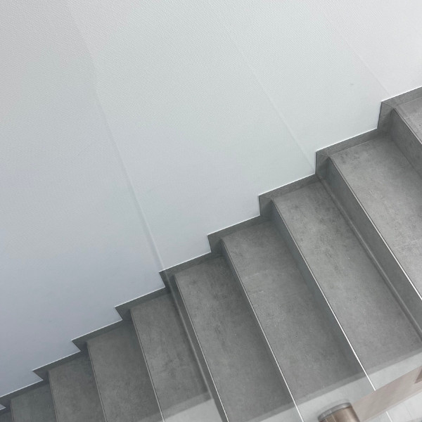 600x800 4 Columbia Light Grey Treppenhaus GIGA Line Interbau Blink
