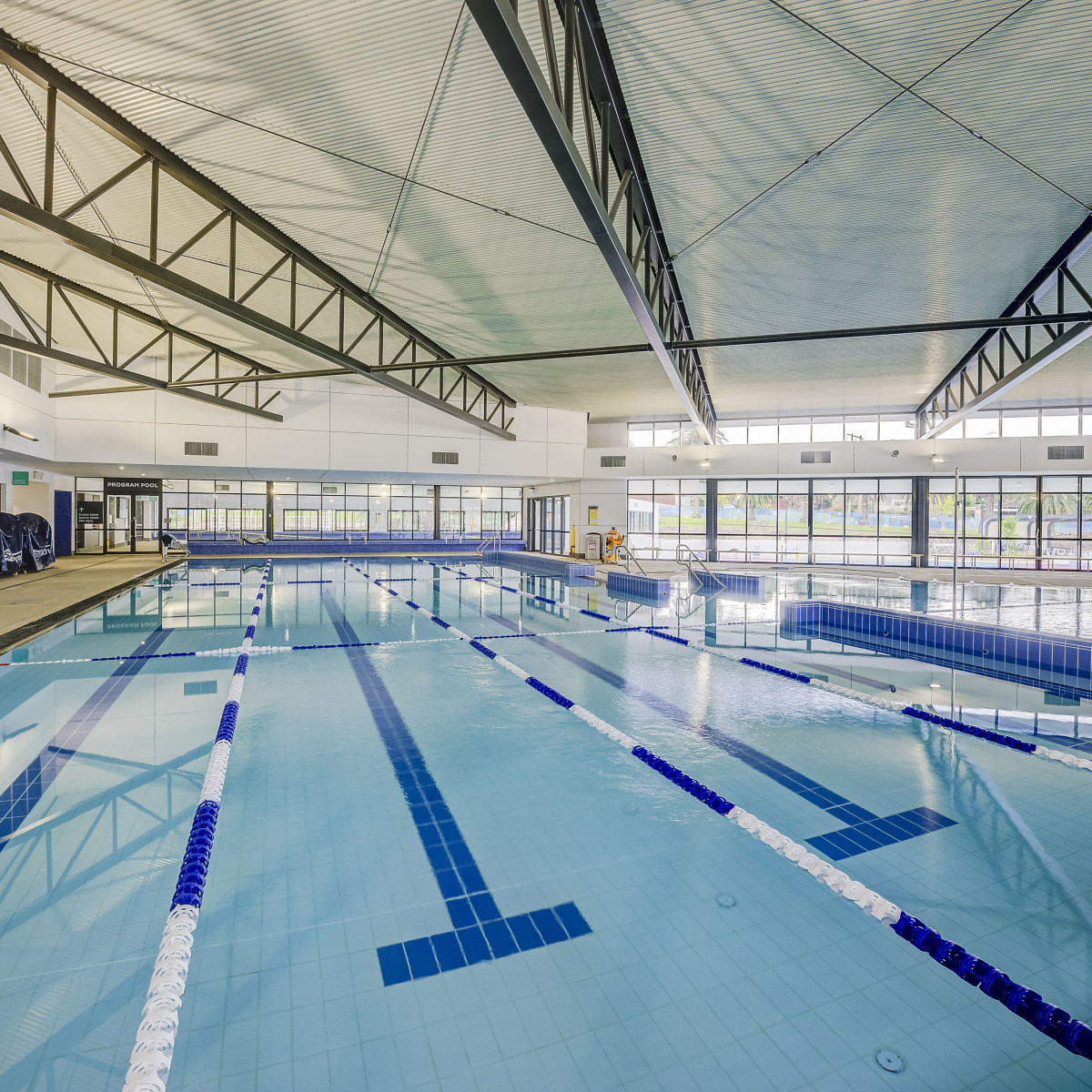 waves25m indoor pool
