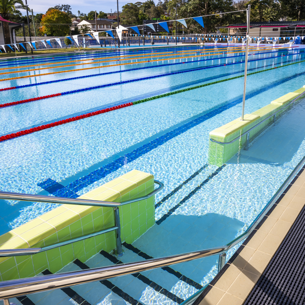 waves50m outdoor pool 9